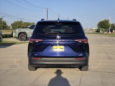 2022 Toyota Sienna XLE 7 Passenger