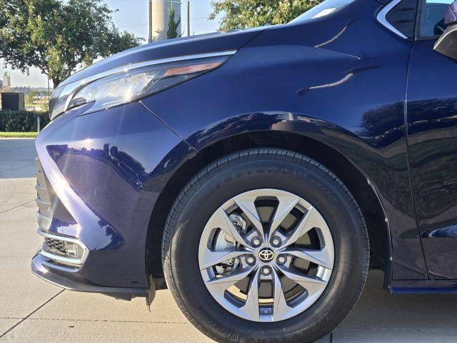 2022 Toyota Sienna XLE 7 Passenger