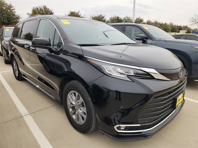 2022 Toyota Sienna XLE 7 Passenger