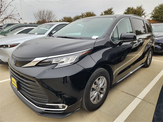 2022 Toyota Sienna XLE 7 Passenger
