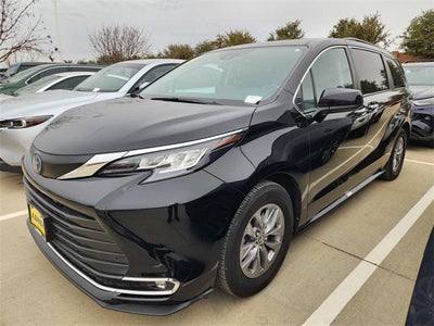 2022 Toyota Sienna XLE 7 Passenger