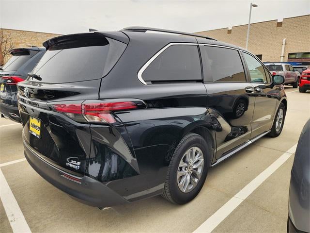 2022 Toyota Sienna XLE 7 Passenger