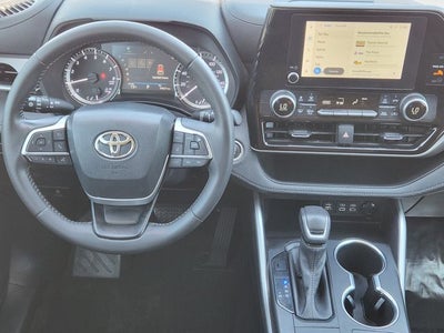 2023 Toyota Highlander LE
