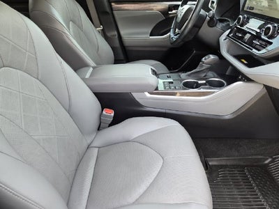 2023 Toyota Highlander Platinum