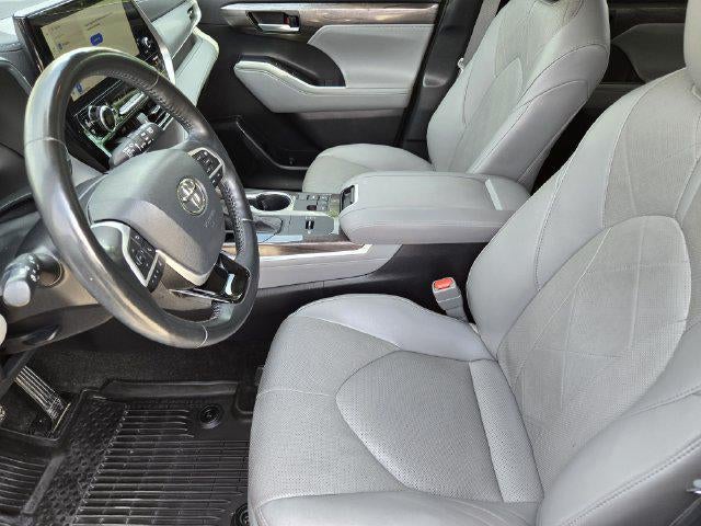 2023 Toyota Highlander Platinum