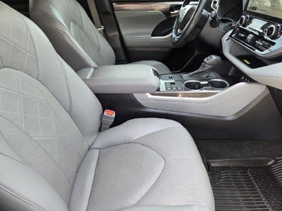 2023 Toyota Highlander Platinum