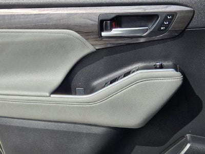 2023 Toyota Highlander Platinum
