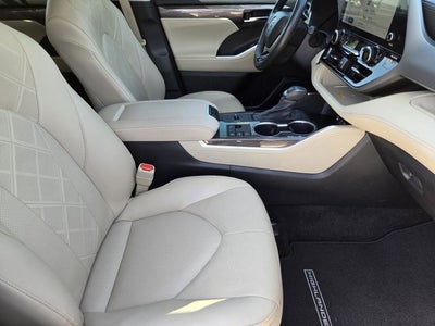 2024 Toyota Highlander Platinum