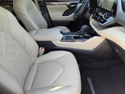 2024 Toyota Highlander Platinum