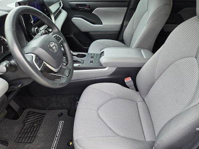 2024 Toyota Highlander LE