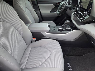 2024 Toyota Highlander LE