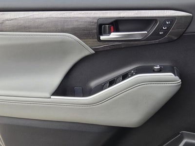 2025 Toyota Highlander Limited
