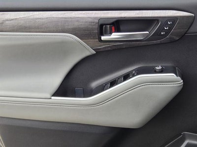 2025 Toyota Highlander Limited