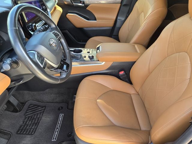 2023 Toyota Highlander Platinum