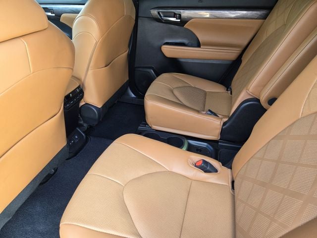 2023 Toyota Highlander Platinum
