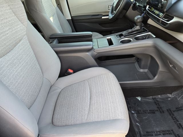 2021 Toyota Sienna LE 8 Passenger
