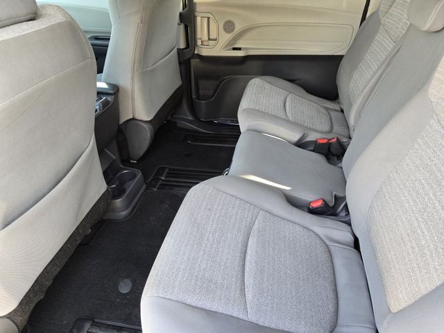 2021 Toyota Sienna LE 8 Passenger