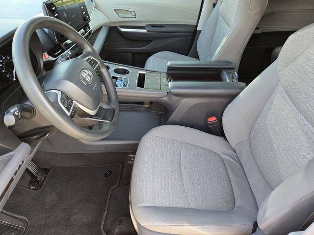 2021 Toyota Sienna LE 8 Passenger