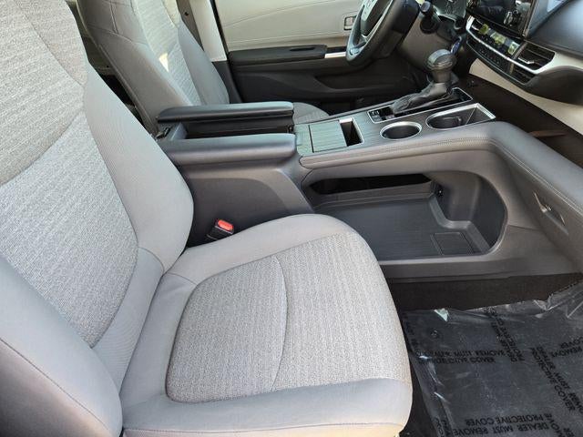 2021 Toyota Sienna LE 8 Passenger