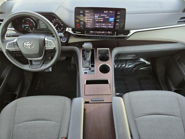 2021 Toyota Sienna LE 8 Passenger