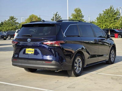 2021 Toyota Sienna LE 8 Passenger