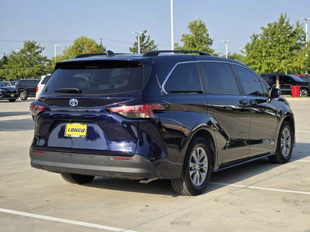 2021 Toyota Sienna LE 8 Passenger