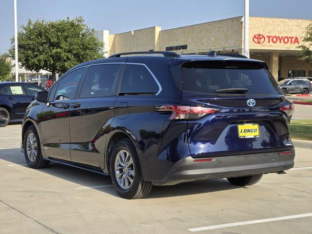 2021 Toyota Sienna LE 8 Passenger