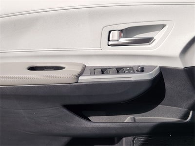 2025 Toyota Sienna XLE 8 Passenger