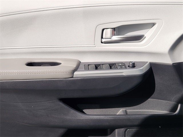 2025 Toyota Sienna XLE 8 Passenger