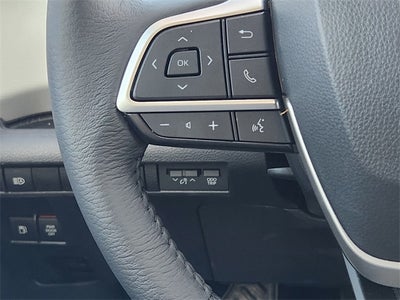 2025 Toyota Sienna XLE 8 Passenger