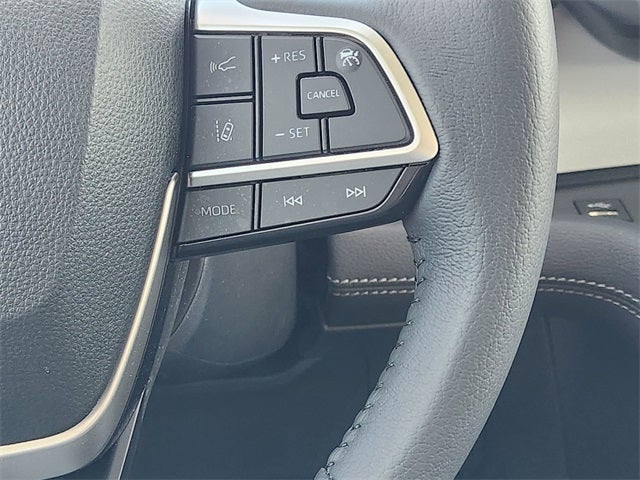 2025 Toyota Sienna XLE 8 Passenger