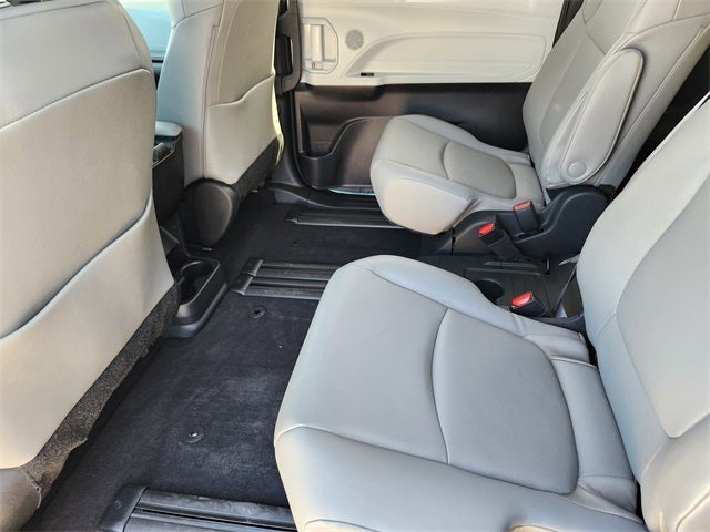 2025 Toyota Sienna XLE 8 Passenger