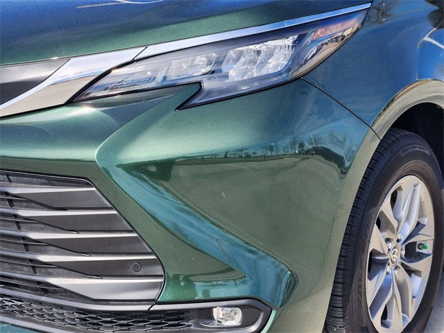 2025 Toyota Sienna XLE 8 Passenger