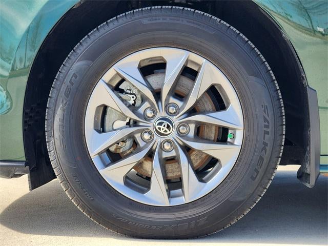 2025 Toyota Sienna XLE 8 Passenger