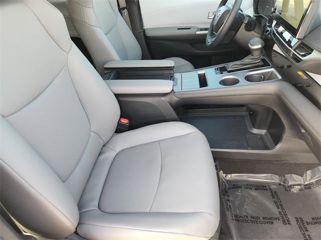 2025 Toyota Sienna XLE 8 Passenger