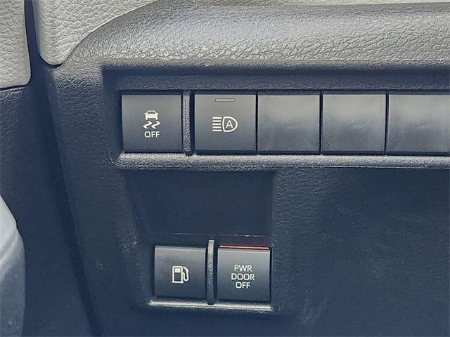 2025 Toyota Sienna XLE 8 Passenger