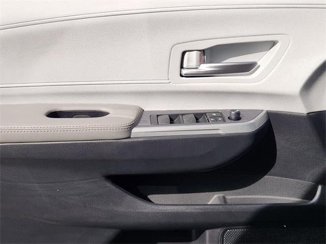 2025 Toyota Sienna XLE 8 Passenger