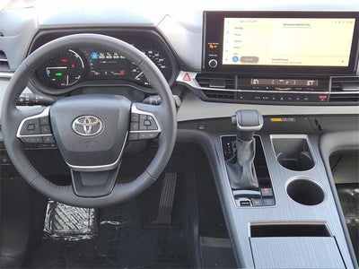 2025 Toyota Sienna XLE 8 Passenger