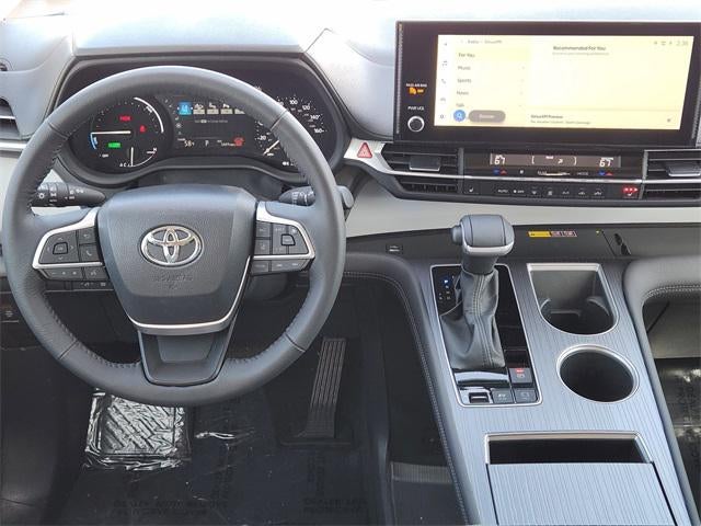 2025 Toyota Sienna XLE 8 Passenger