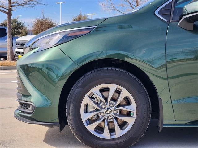 2025 Toyota Sienna XLE 8 Passenger