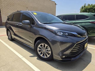 2025 Toyota Sienna XLE 8 Passenger