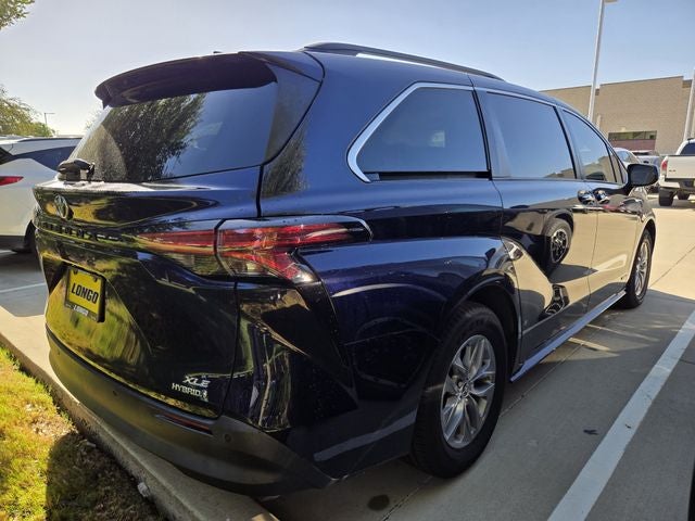 2021 Toyota Sienna XLE 8 Passenger