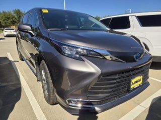 2024 Toyota Sienna XLE 8 Passenger