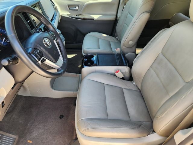 2018 Toyota Sienna XLE 8 Passenger