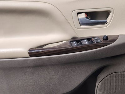 2018 Toyota Sienna XLE 8 Passenger