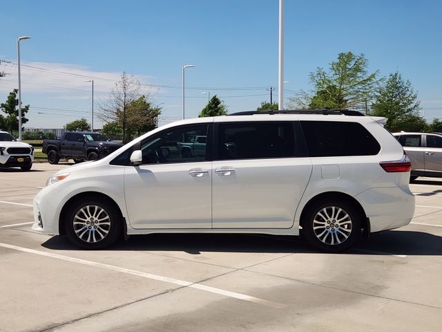 2018 Toyota Sienna XLE 8 Passenger
