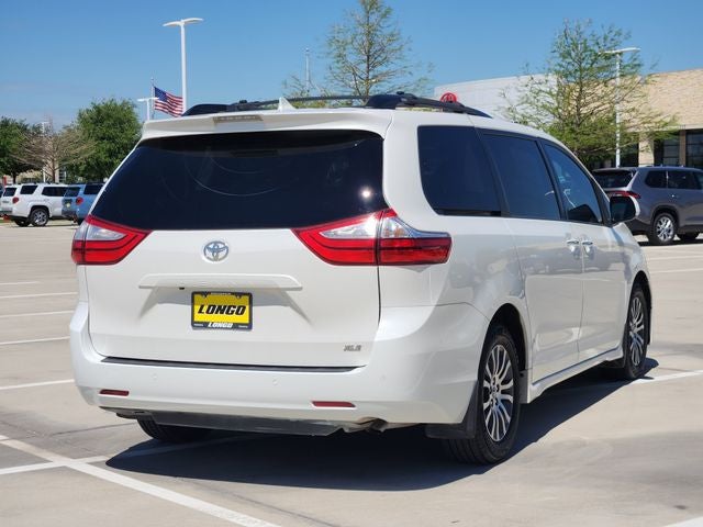 2018 Toyota Sienna XLE 8 Passenger