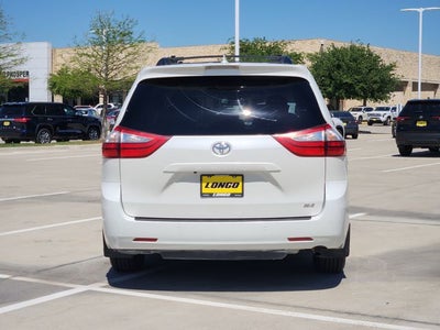 2018 Toyota Sienna XLE 8 Passenger