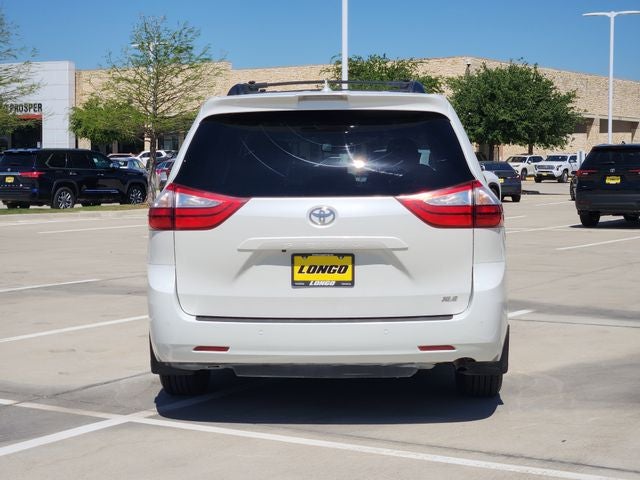 2018 Toyota Sienna XLE 8 Passenger