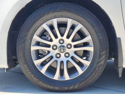 2018 Toyota Sienna XLE 8 Passenger